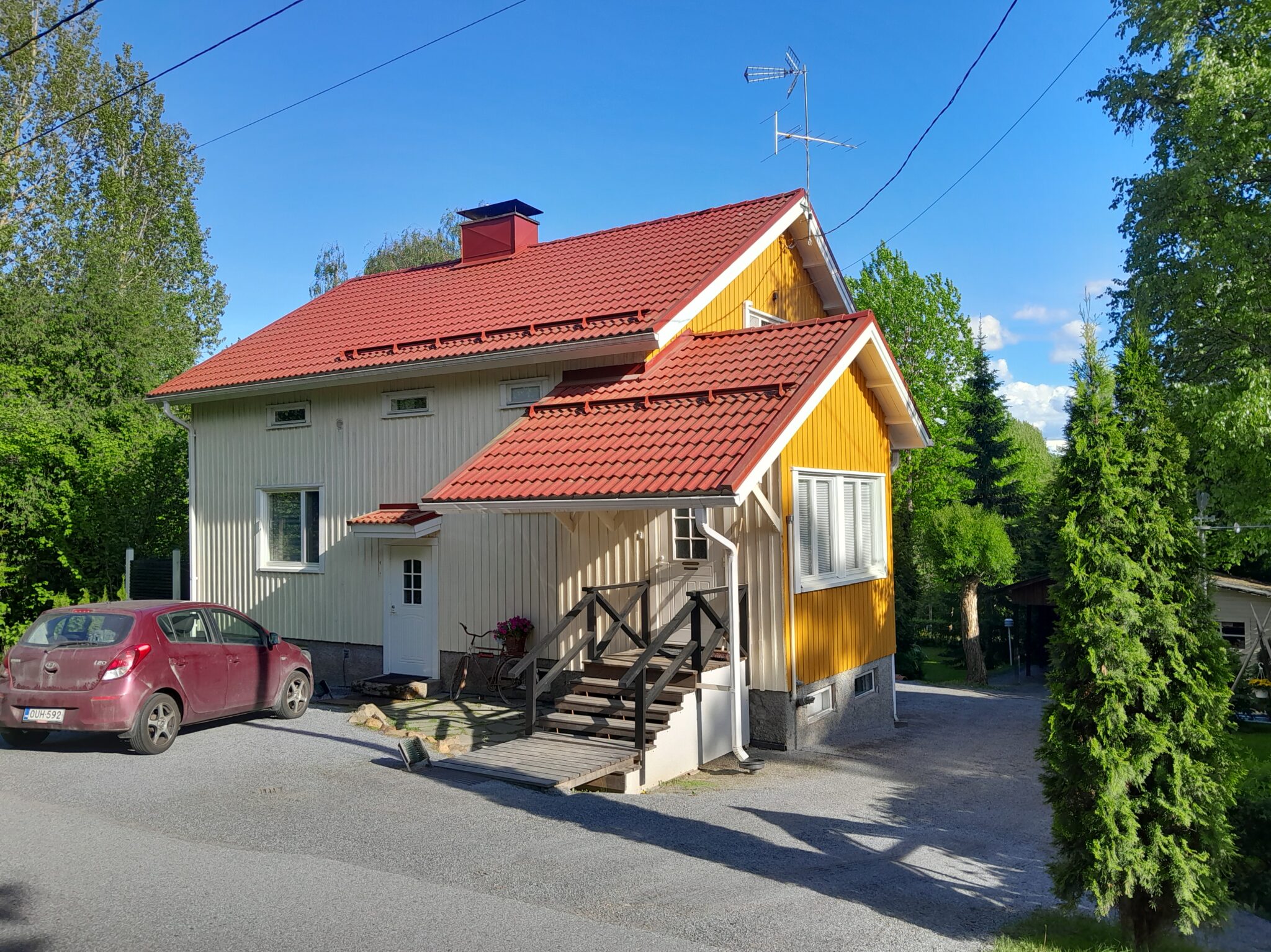 Omakotitalon julkisivun värin vaihto