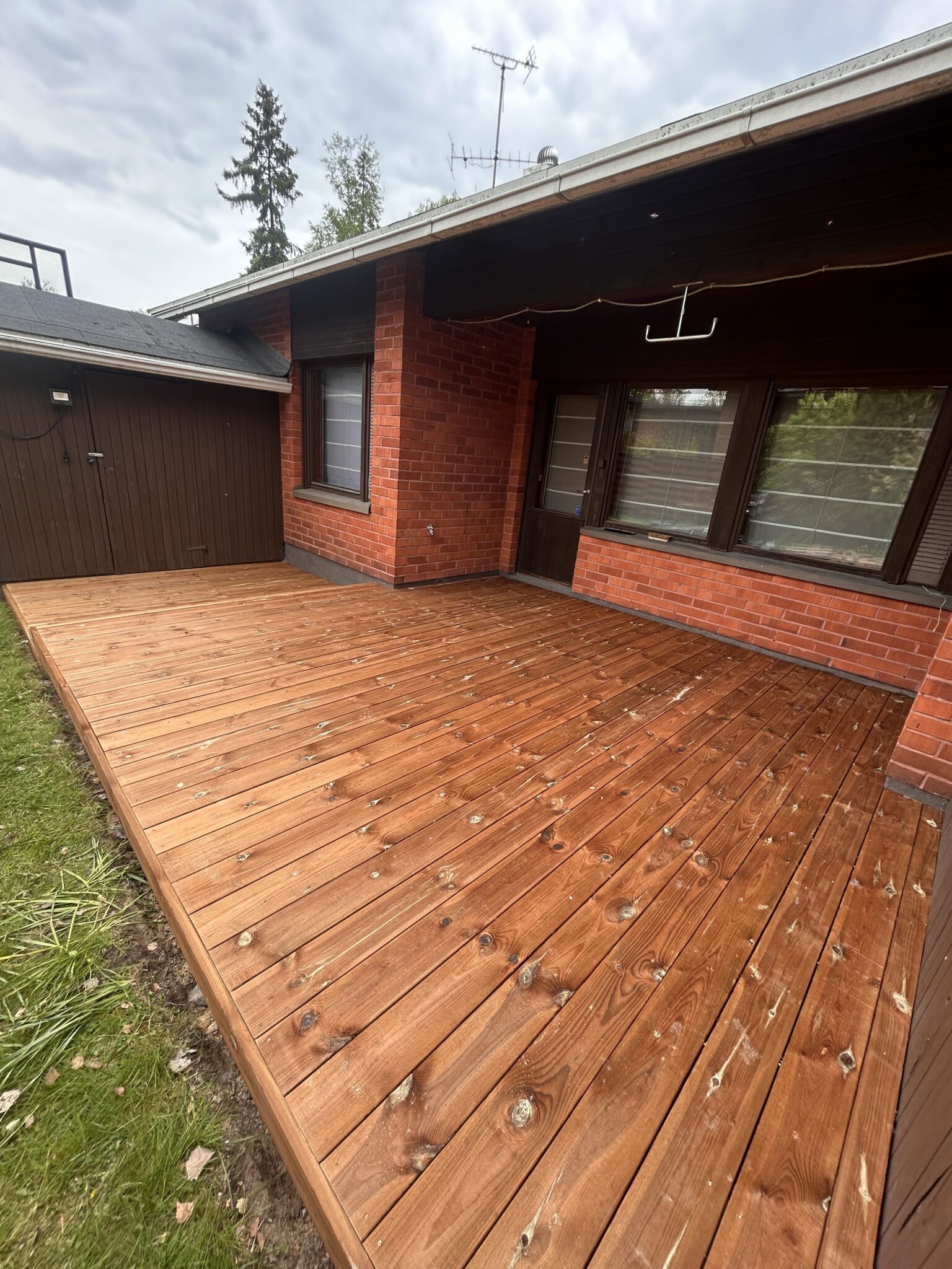 Terassin rakennus rivitalokohteessa