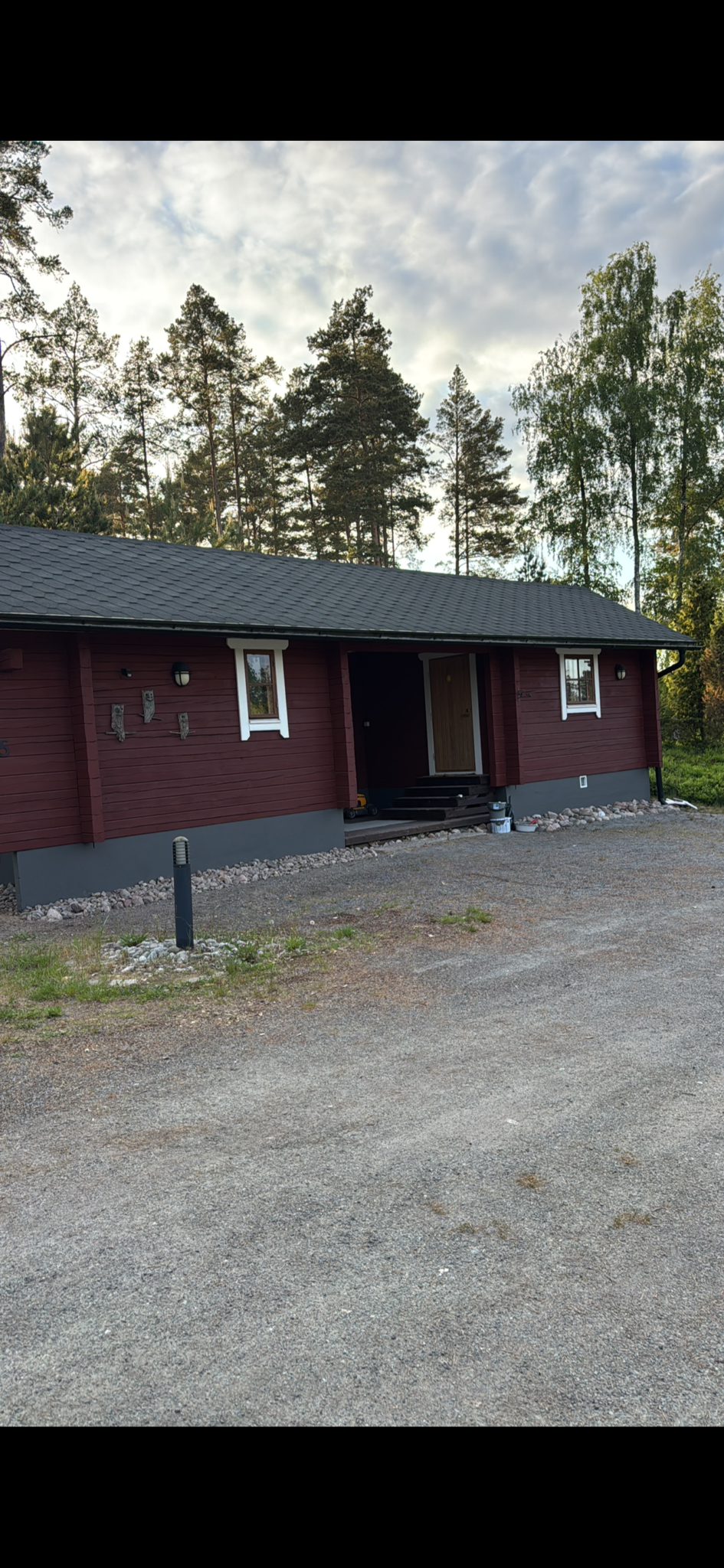 Hirsirakennusten maalaus