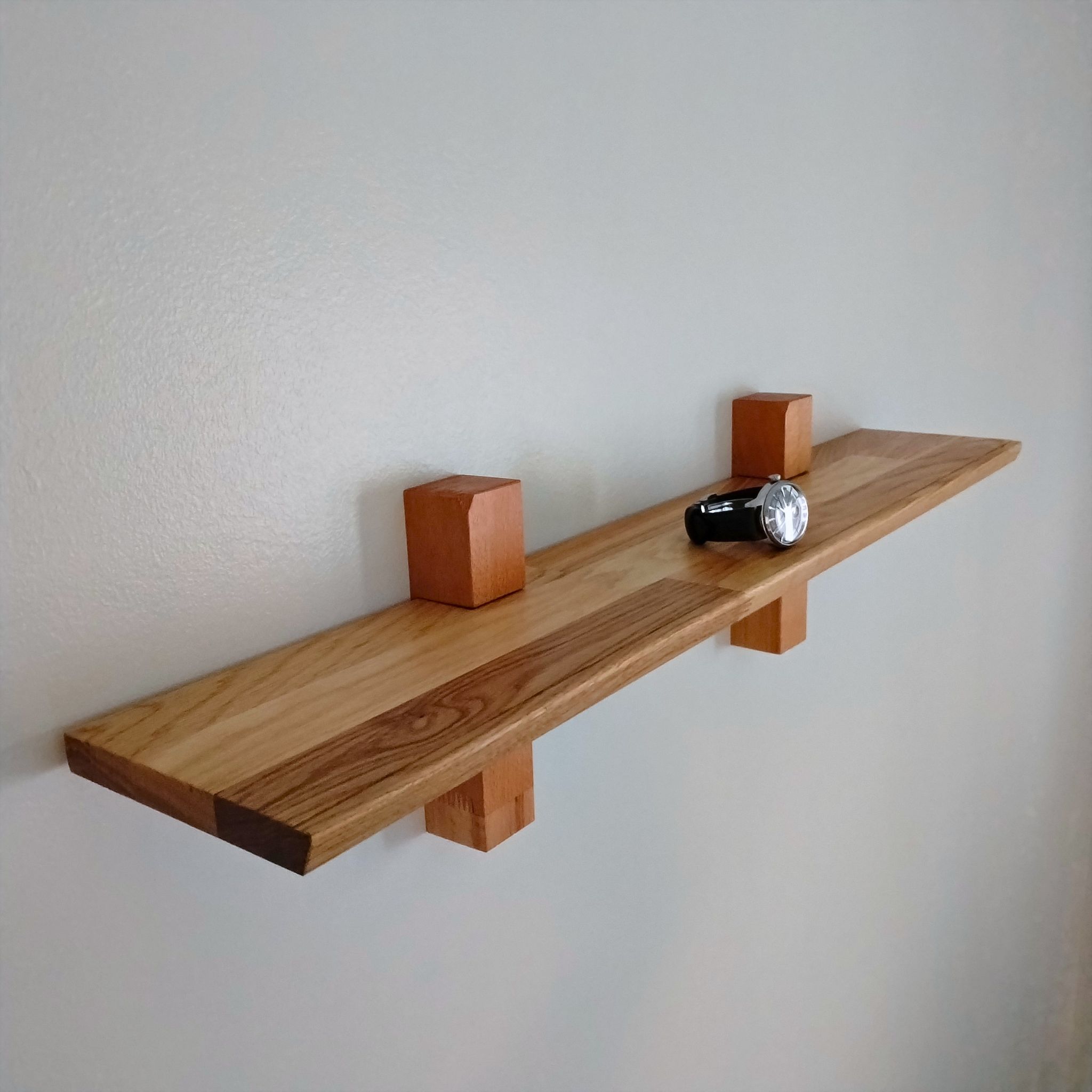 NH System Shelves – massiivipuiset seinähyllyt